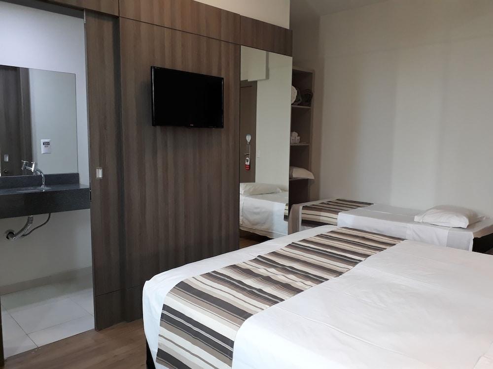 Hotel Valerim Itajai / Navegantes Eksteriør bilde