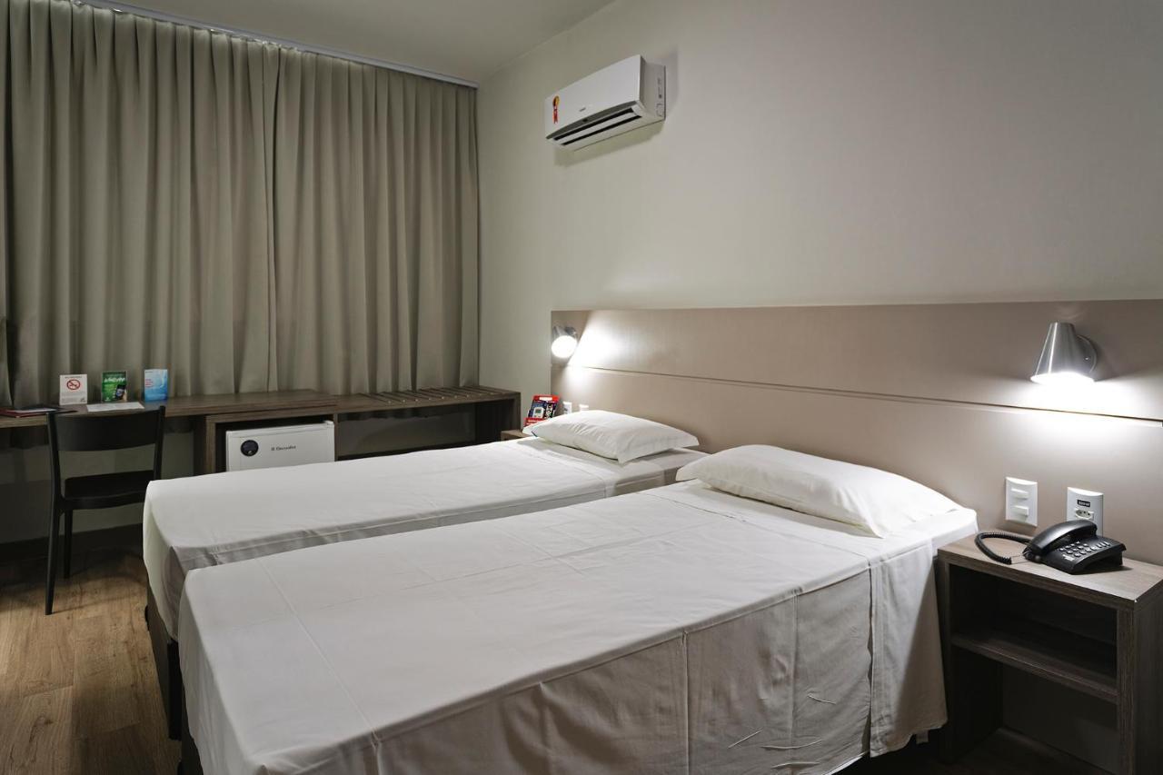 Hotel Valerim Itajai / Navegantes Eksteriør bilde