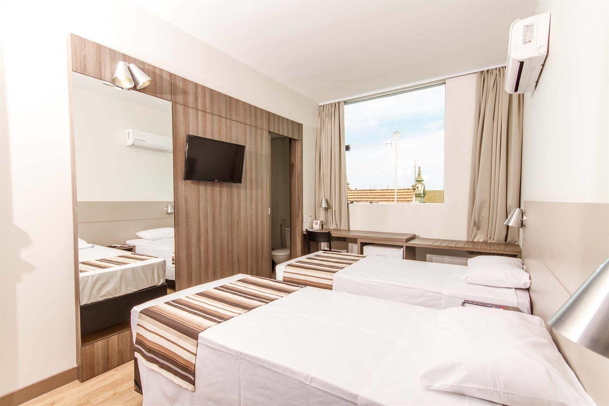 Hotel Valerim Itajai / Navegantes Eksteriør bilde