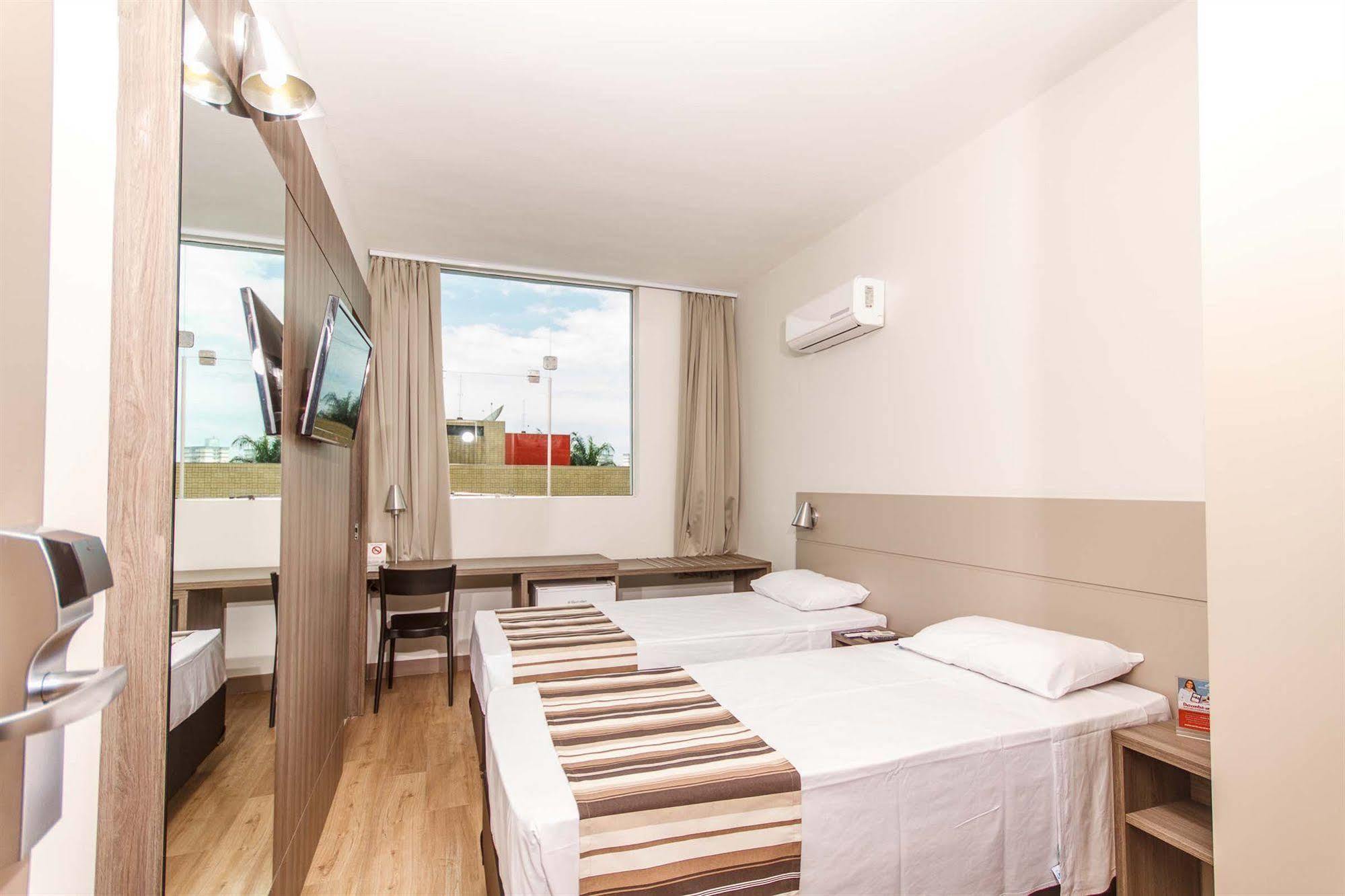 Hotel Valerim Itajai / Navegantes Eksteriør bilde