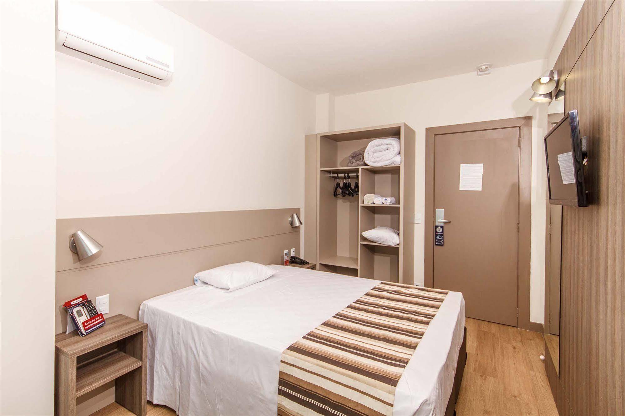 Hotel Valerim Itajai / Navegantes Eksteriør bilde